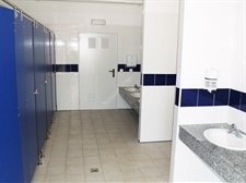 Renovació integral dels lavabos del CP Ausiàs March